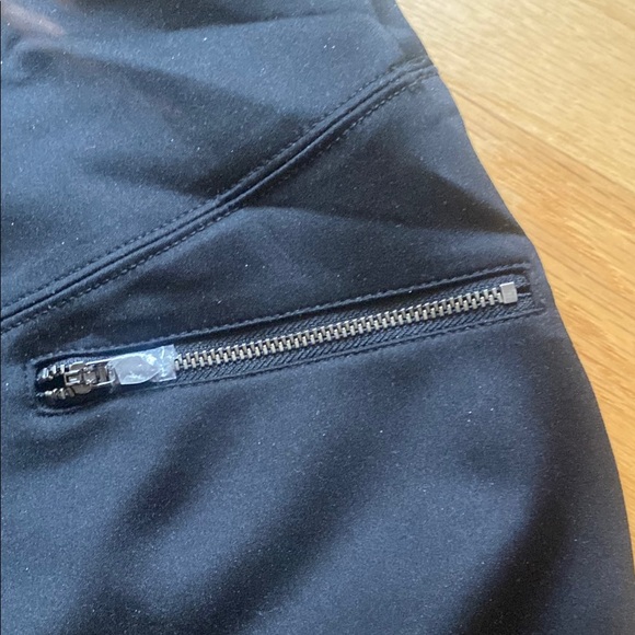 Black Full-Length Leggings with Wide Waistband and Stretch Fabric - Picture 6 of 8